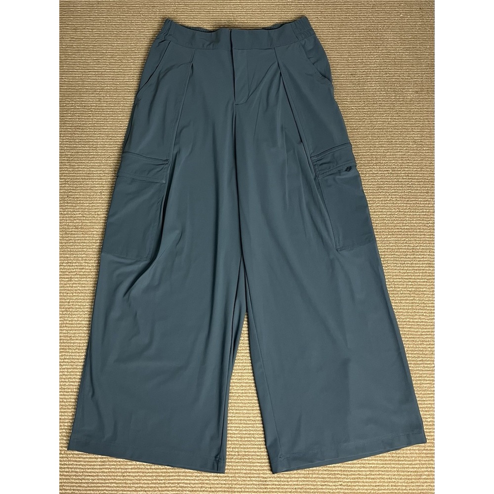 Athleta Pinnacle Women's 6P Teal Blue Wide Leg Cargo Pants